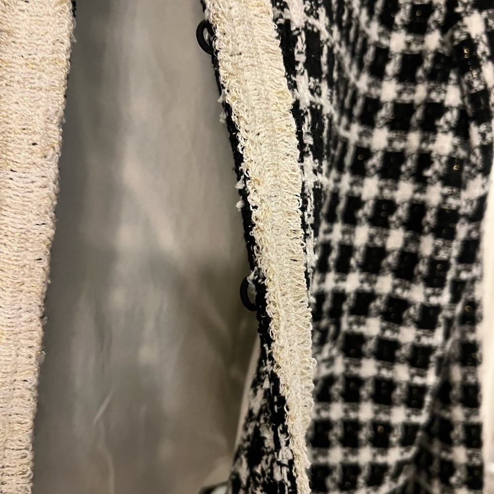 Tahari Black and White Houndstooth Blazer - Picture 11 of 11